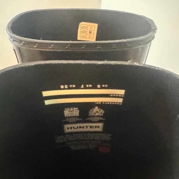 Hunter Tall Gloss Rain boots, Size 7 - Picture 3 of 3